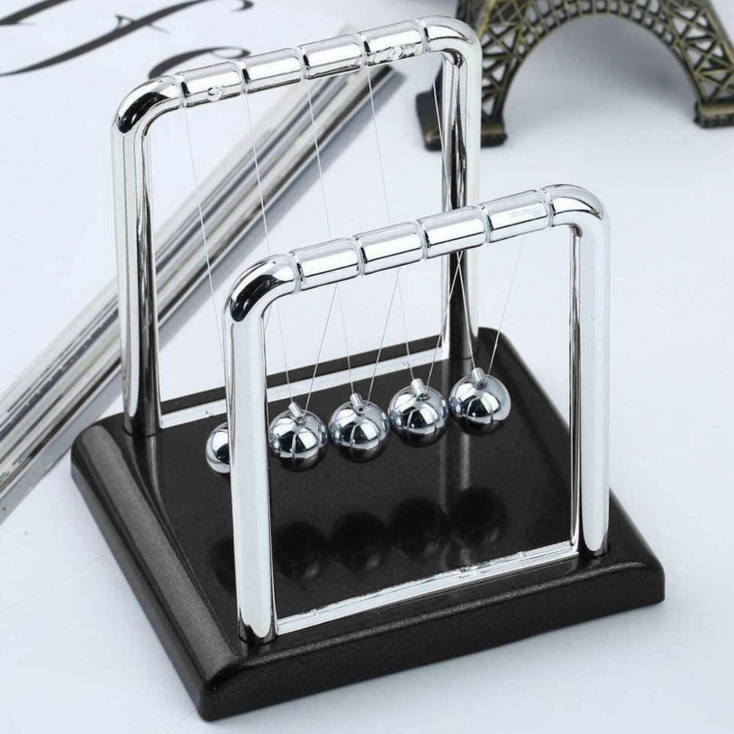 Beautiful Newtons Cradle Science Pendulum made from Steel