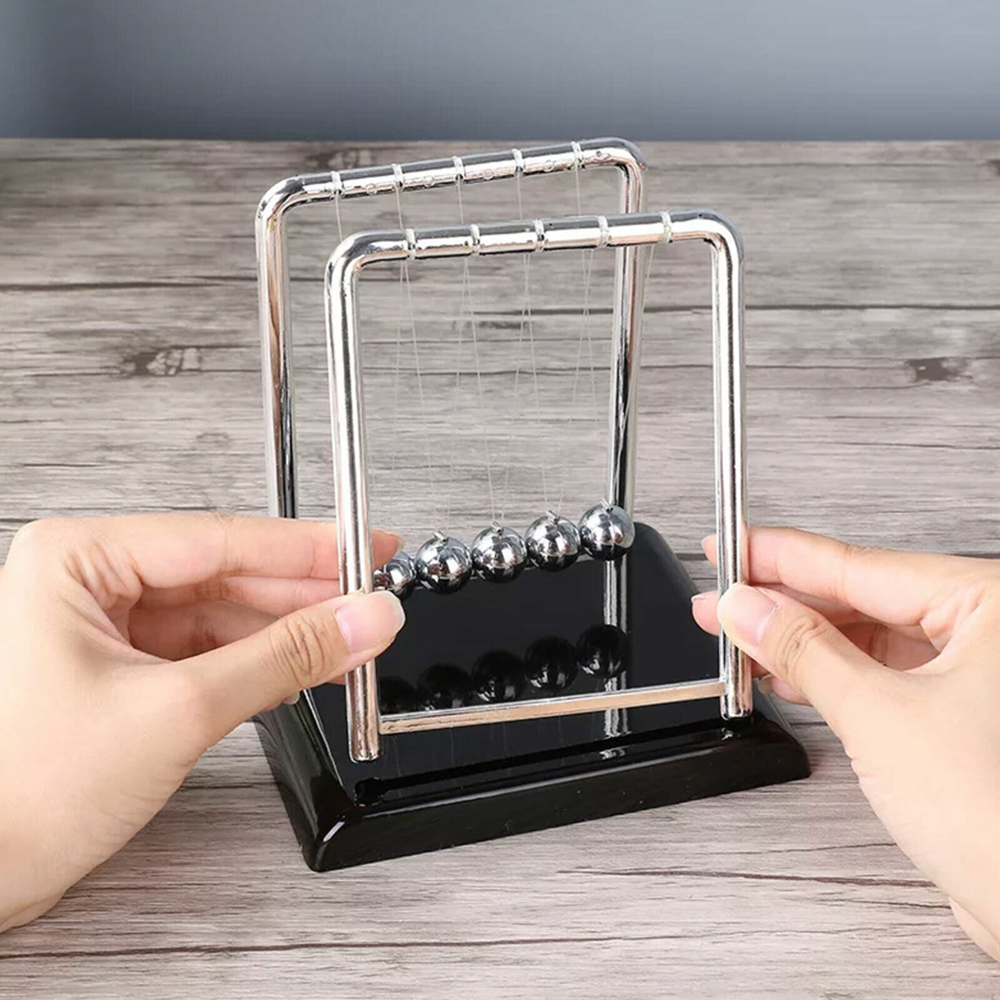 Beautiful Newtons Cradle Science Pendulum made from Steel